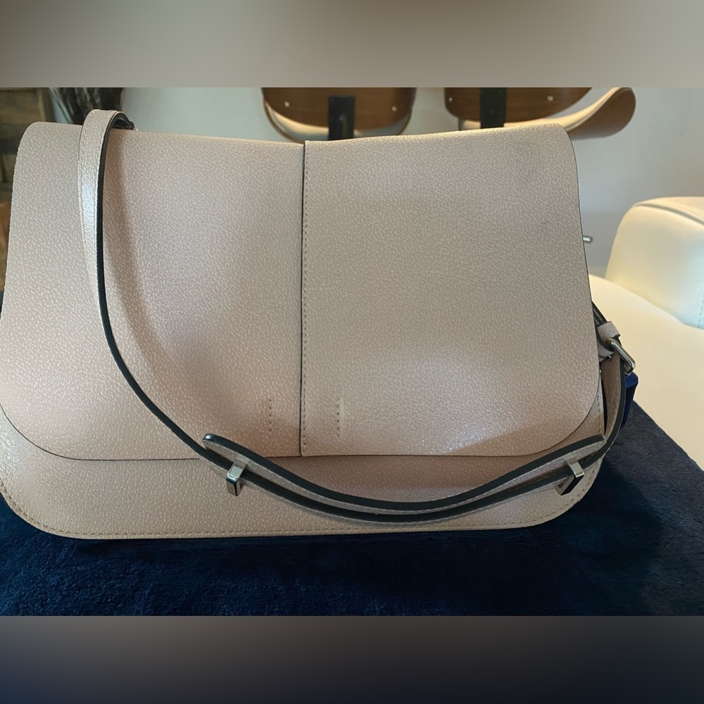Beautiful Pale Pink Italian Leather Bag 💛💛